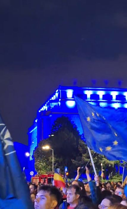 Mii de participanţi la mitingul pro-european